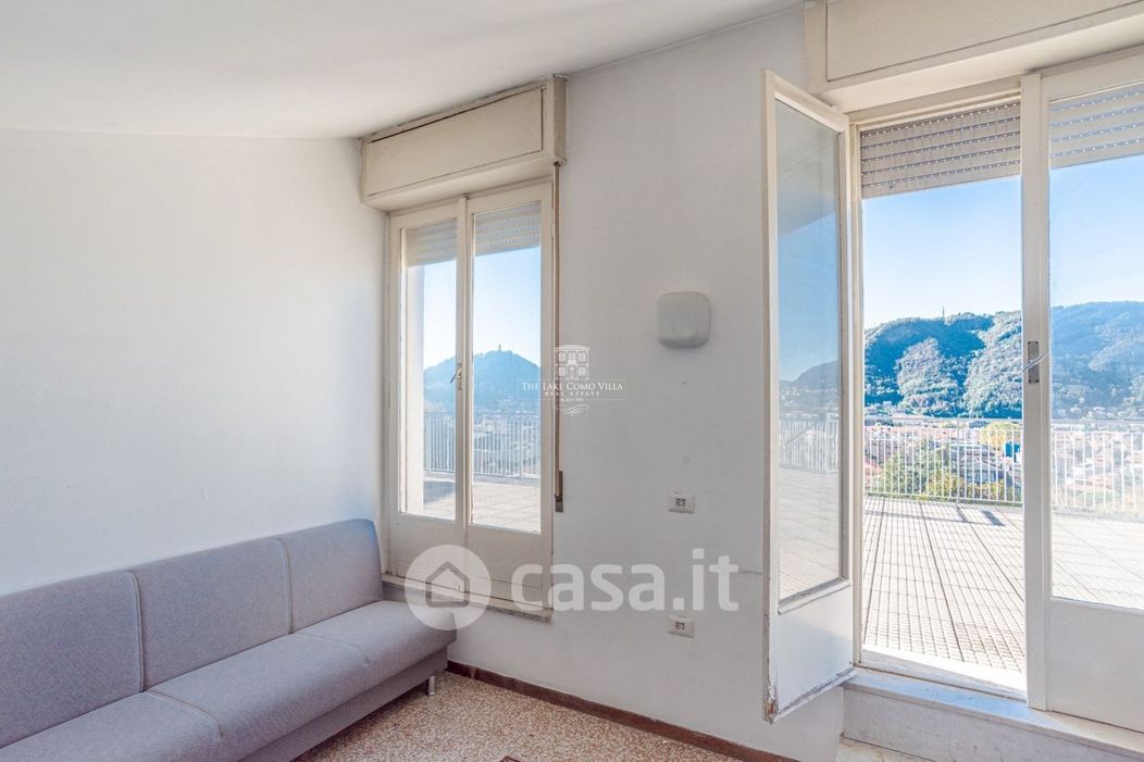 Appartamento in Vendita in Via Francesco Crispi 51 a Como