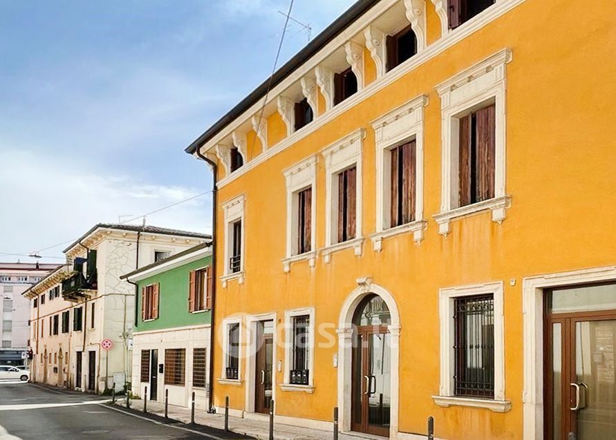 Ufficio in Vendita in Via Monti Lessini a Verona