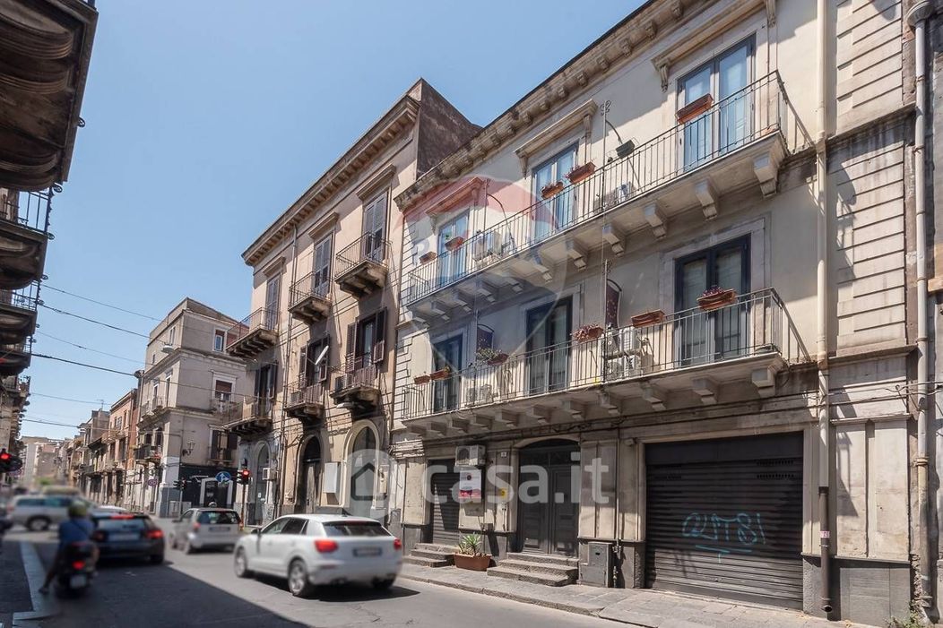 Appartamento in Vendita in Via Monserrato 2 -24 a Catania