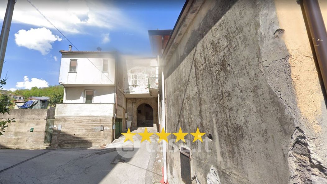 Appartamento in Vendita in Via Laurogrotto a Salerno