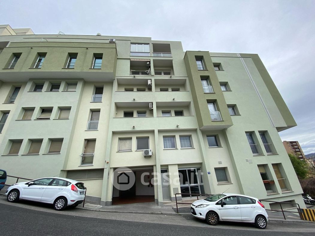 Appartamento in Vendita in Via del Veltro 75 a Trieste