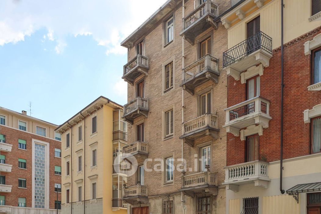 Appartamento in Vendita in Via Fabbriche 3 a Torino