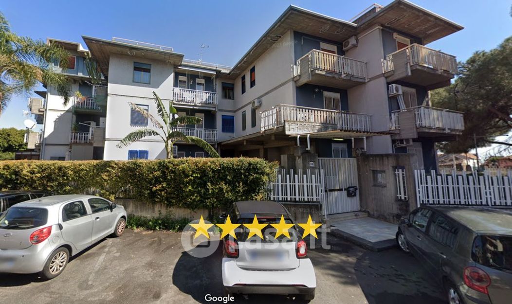Appartamento in Vendita in Via Mongibello a Catania