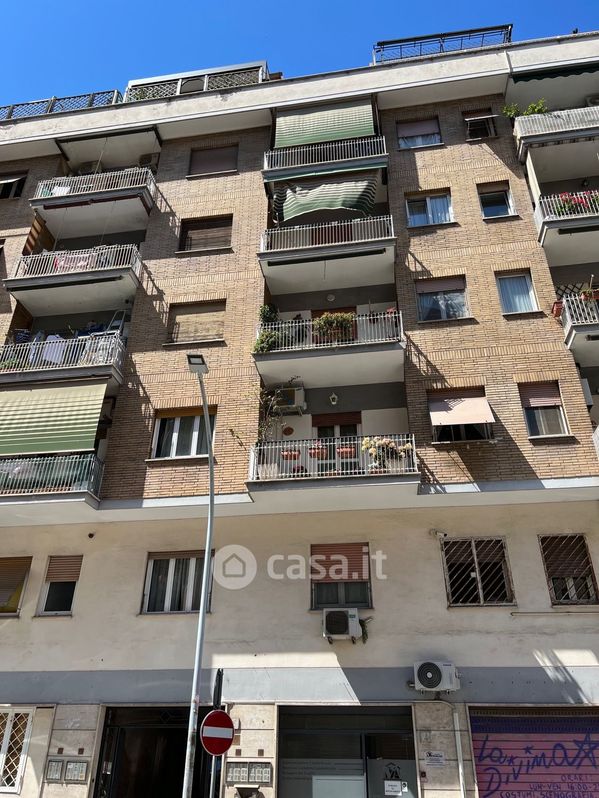 Appartamento in Vendita in Via Enrico Cosenz a Roma