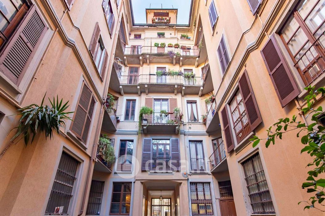 Appartamento in Vendita in Corso Genova 12 a Milano