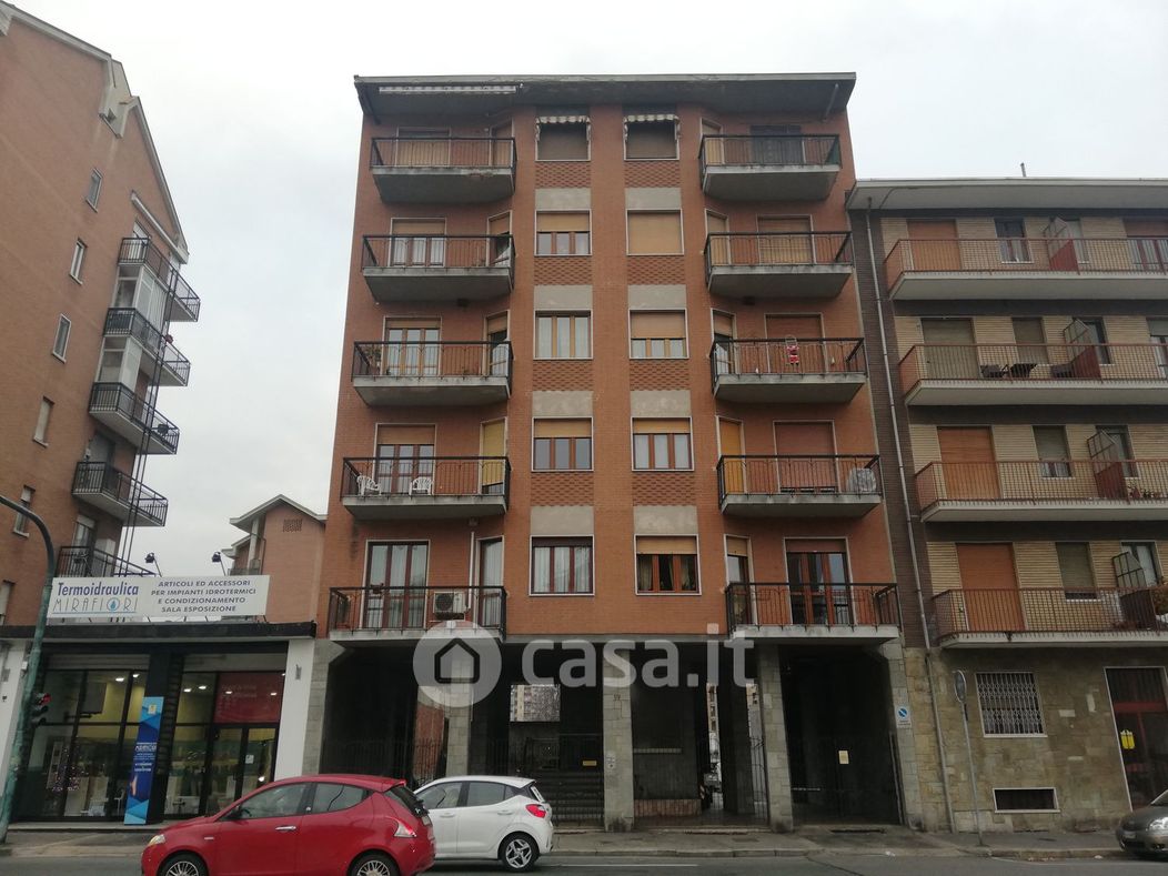 Appartamento in Vendita in Via Gaspero Barbera 39 a Torino