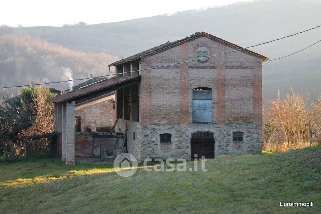 Rustico/Casale in Vendita in SP98 a Lesignano de' Bagni