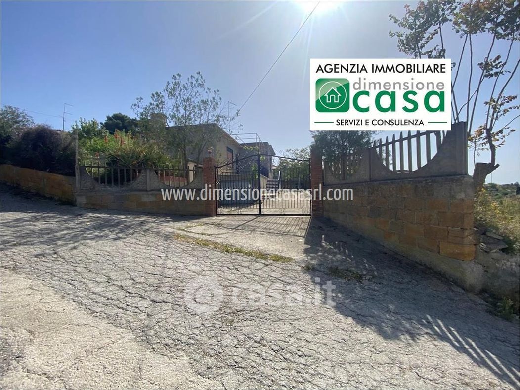 Villa in Vendita in Strada Provinciale 40 a Caltanissetta