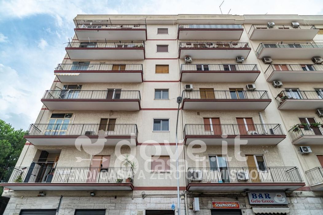 Appartamento in Vendita in Via Medaglie d'Oro 40 a Taranto