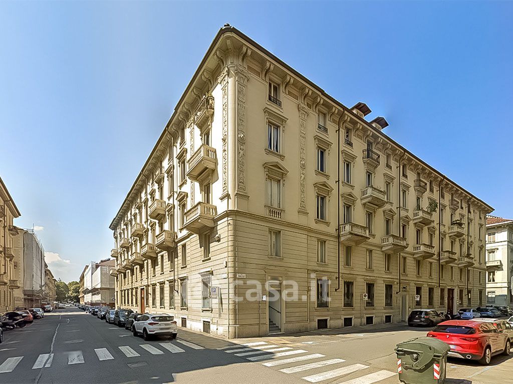 Appartamento in Vendita in Via Avogadro 19 a Torino