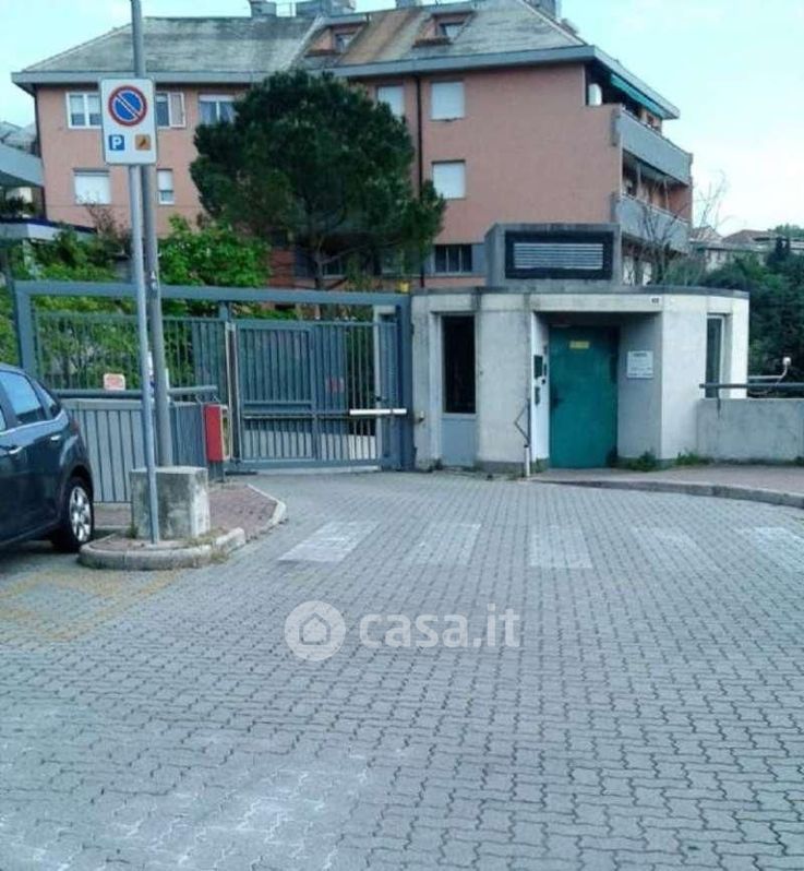 Garage/Posto auto in Vendita in Corso Europa 631 a Genova
