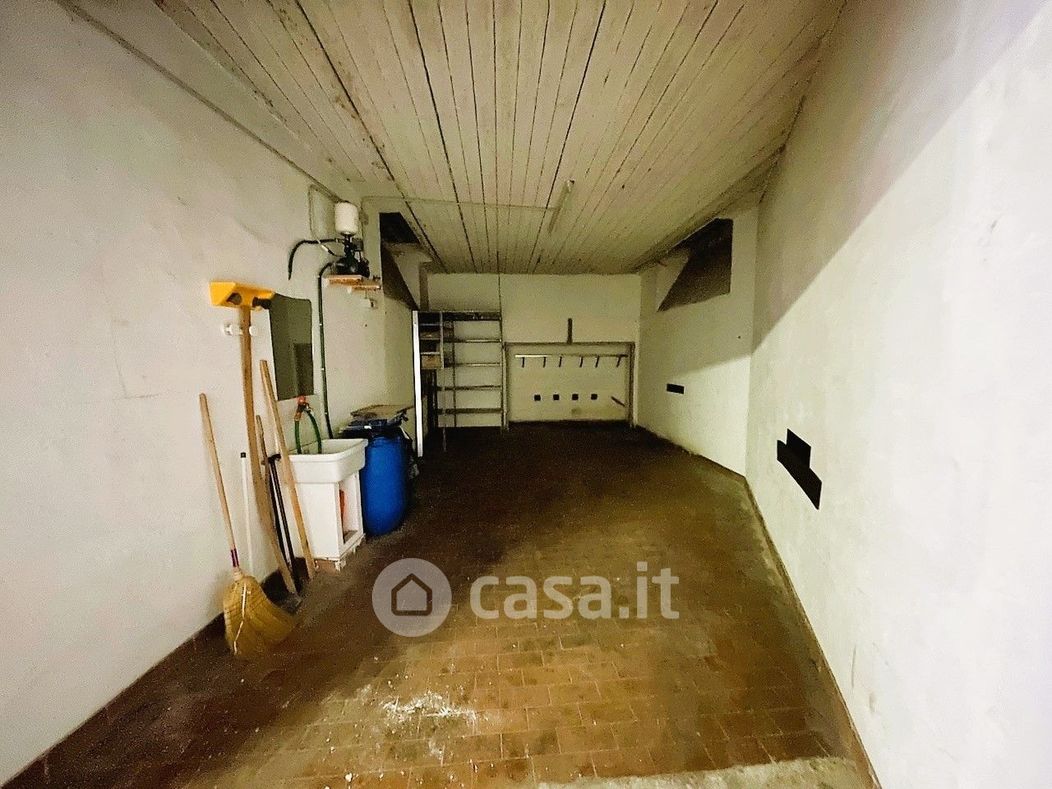 Garage/Posto auto in Vendita in Via Alcide De Gasperi a Campomorone