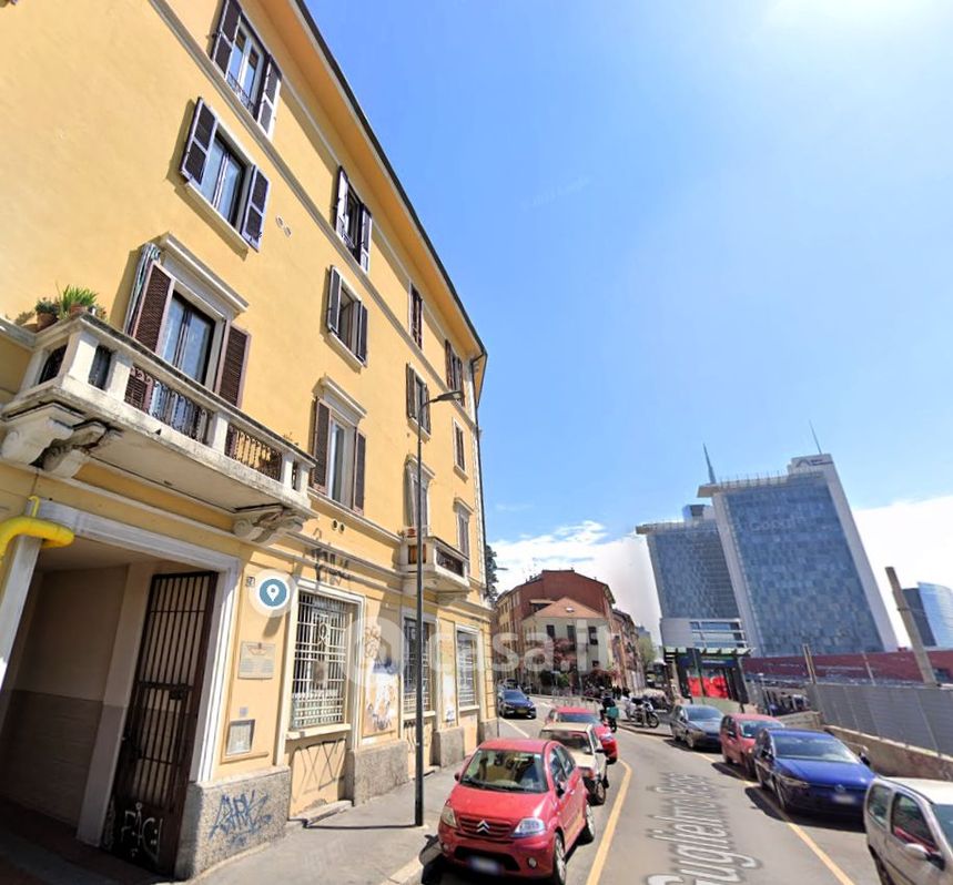 Appartamento in Vendita in Via Guglielmo Pepe 36 a Milano