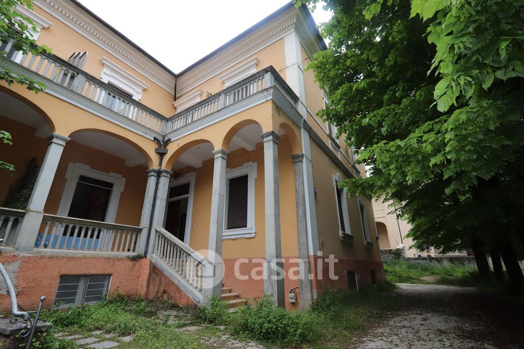 Casa indipendente in Vendita in Via Amiternina 16 a L'Aquila