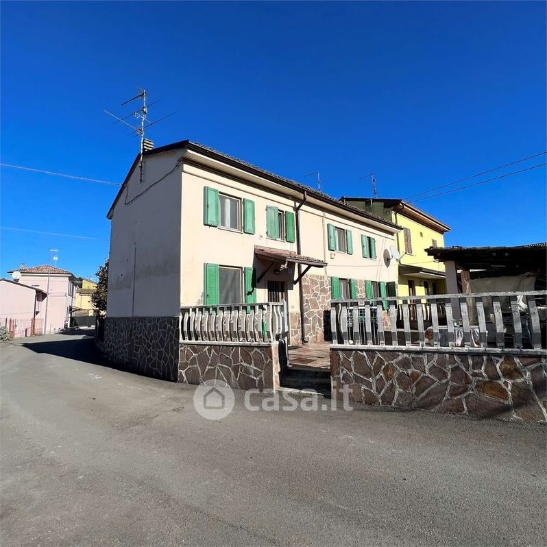 Casa Bi/Trifamiliare in Vendita in a Piacenza