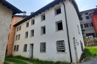 Stabile / Palazzo in Vendita in Contrà Zamboni di Sopra a Posina