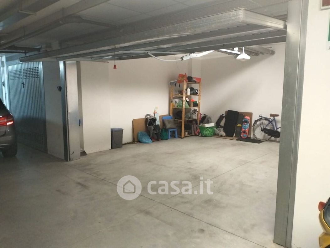 Garage/Posto auto in Vendita in Via della Barbottina a Sesto Fiorentino