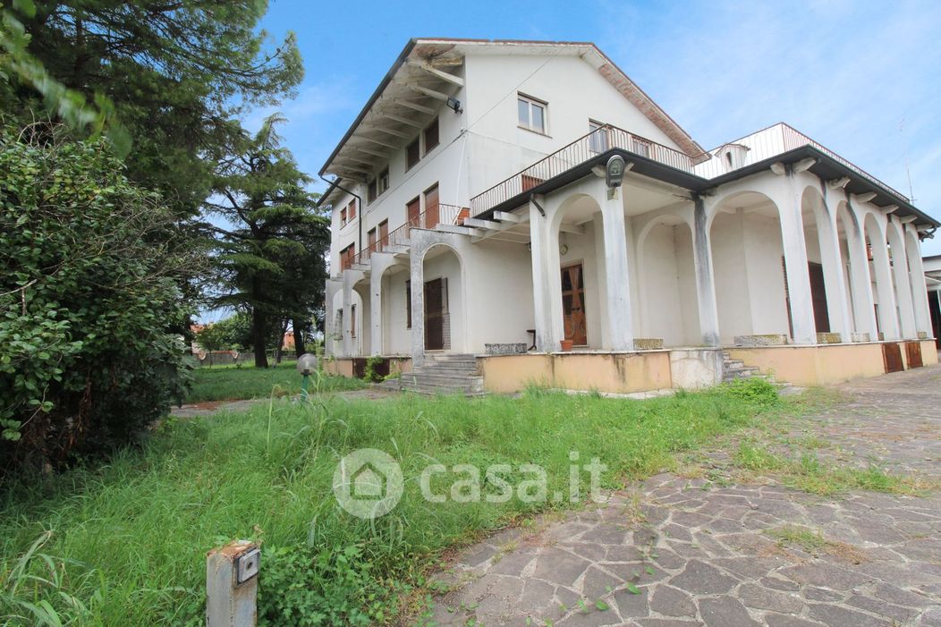 Villa in Vendita in Via Praoti 64 a Montecchio Precalcino