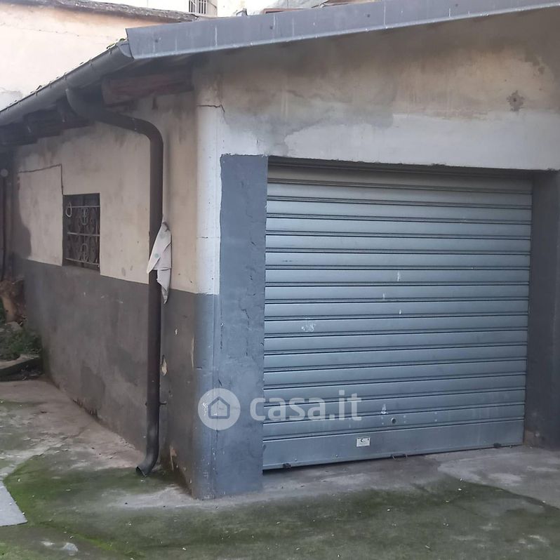 Garage/Posto auto in Vendita in Via Brandizzo 13 a Torino