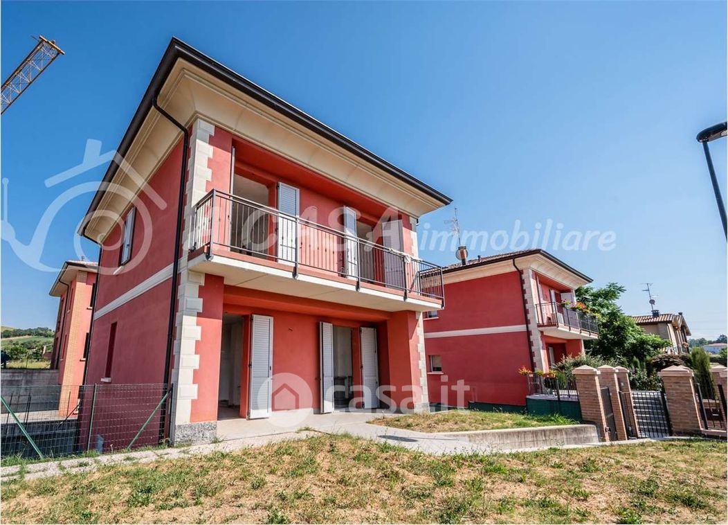 Villa in Vendita in Via Molinazzo 6 a Lesignano de' Bagni