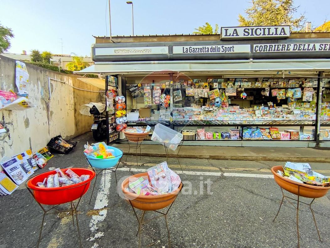 Negozio/Locale commerciale in Vendita in Piazza Tivoli a Tremestieri Etneo