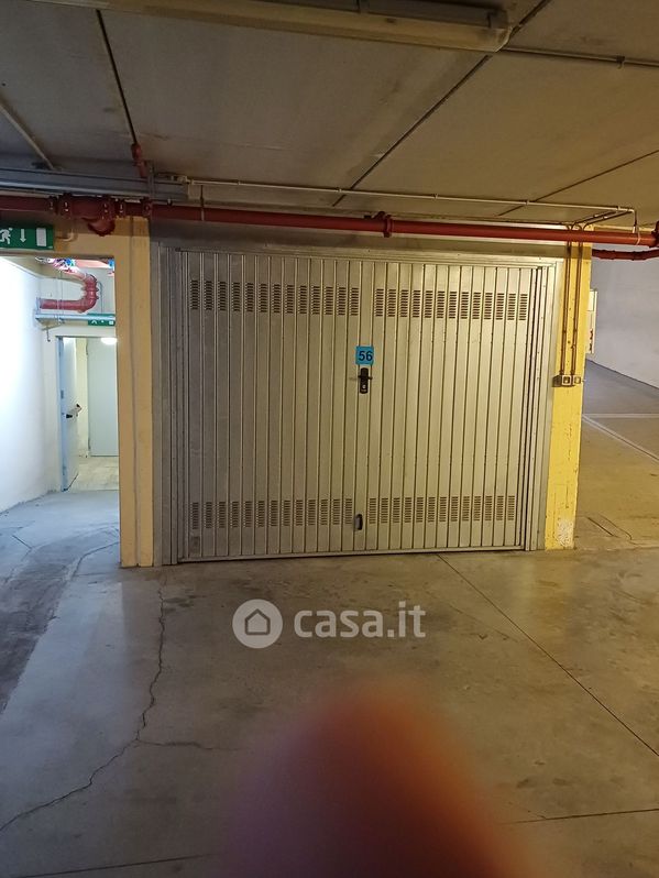 Garage/Posto auto in Vendita in Via Ronchi a Milano