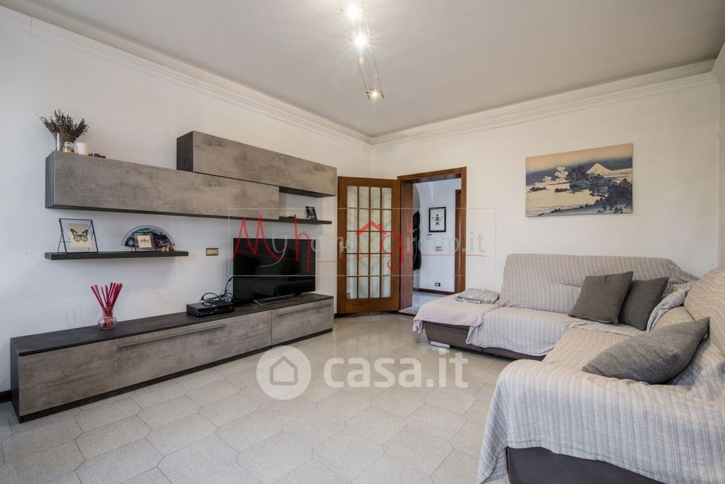 Casa Bi/Trifamiliare in Vendita in Via Sassara a Stra