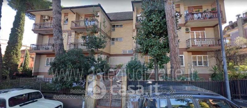 Appartamento in Vendita in Via Al Quarto Miglio 0 n. 71 a Roma