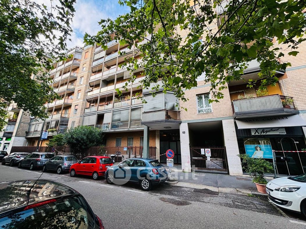 Appartamento in Vendita in Via Alfonso Capecelatro 14 a Milano