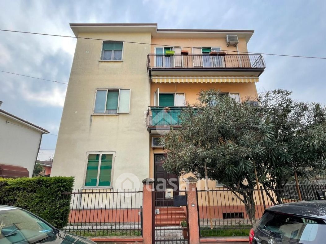 Appartamento in Vendita in Via Polesine a Verona