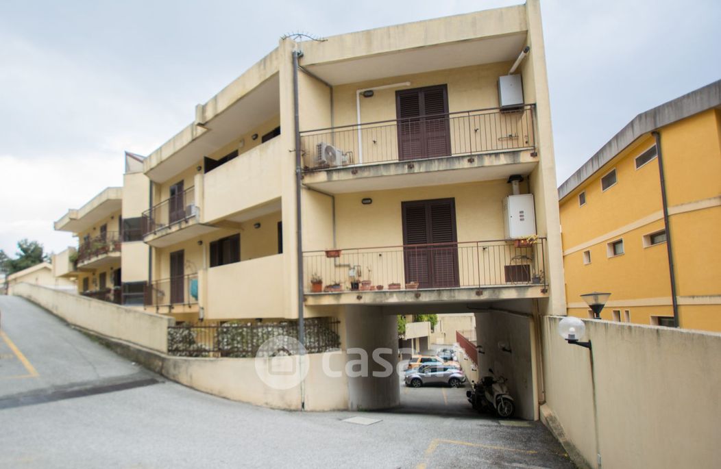 Appartamento in Vendita in Via Panoramica dello Stretto km 5.200,00 a Messina