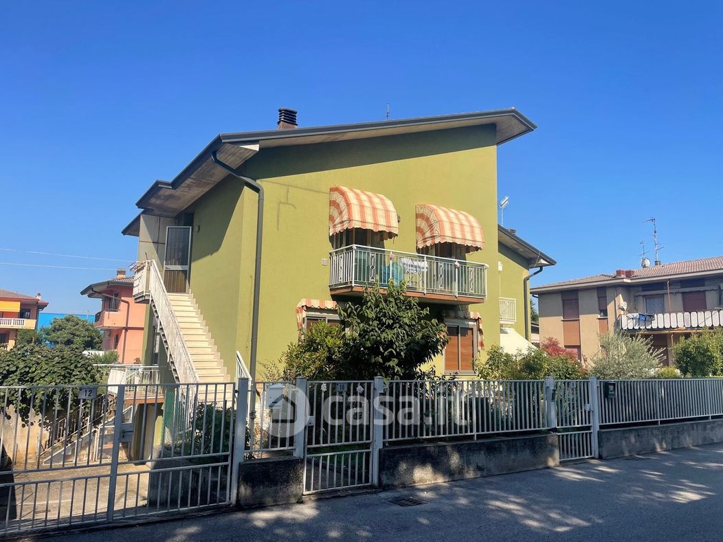 Casa Bi/Trifamiliare in Vendita in Via ticino 8 a Montecchio Maggiore