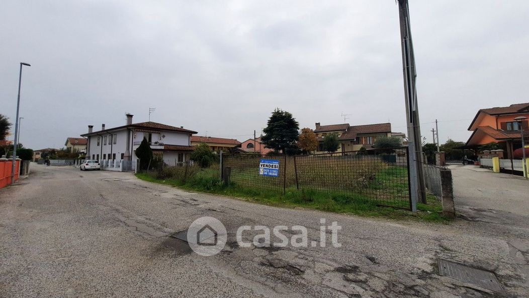 Terreno edificabile in Vendita in Vicolo Di Vittorio a Solesino