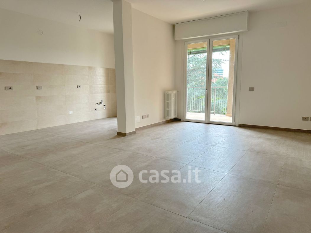 Appartamento in Vendita in Via Martiri della Bettola a Reggio Emilia