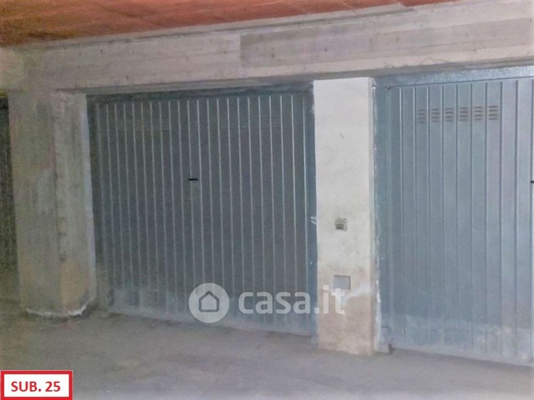 Garage/Posto auto in Vendita in Via Vampolieri 73 a Aci Catena