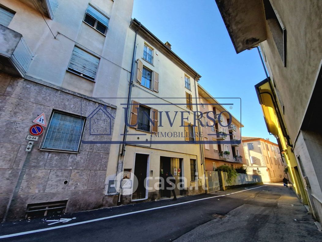 Negozio/Locale commerciale in Affitto in Via Anastasio Calvi 11 a Voghera