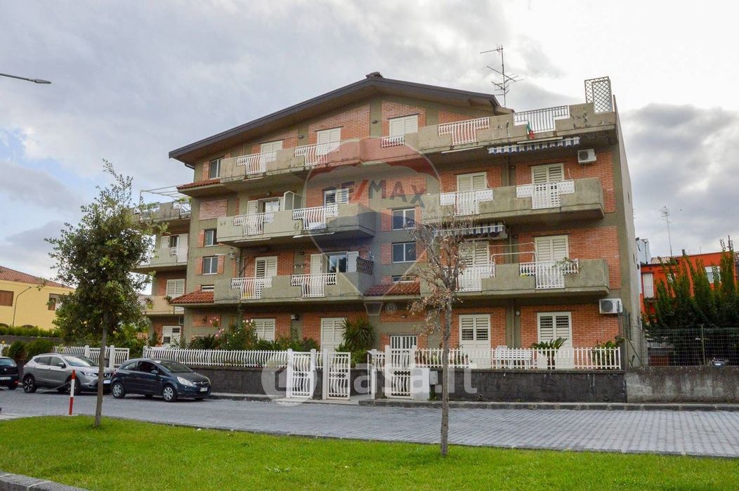 Appartamento in Vendita in Via Filippo Turati 18 a Piedimonte Etneo