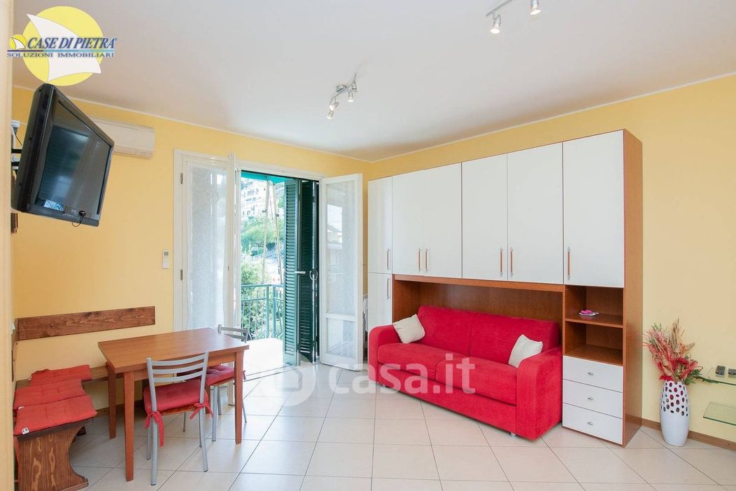 Appartamento in Vendita in Via Francesco Crispi 223 a Pietra Ligure
