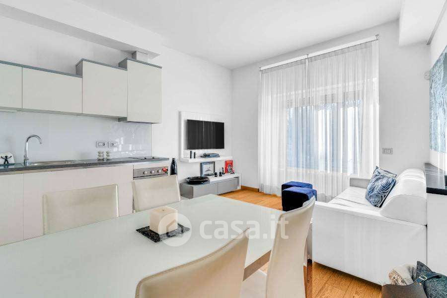 Appartamento in Vendita in Via Legnano 10 a Milano