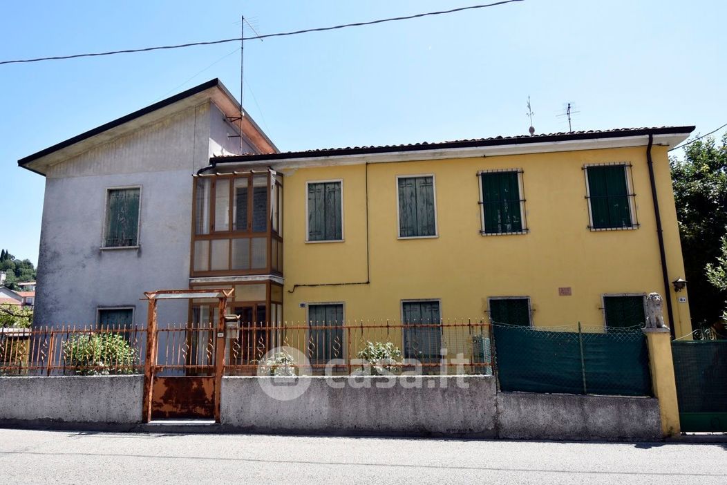 Casa indipendente in Vendita in Via Monte Pasubio a Arzignano