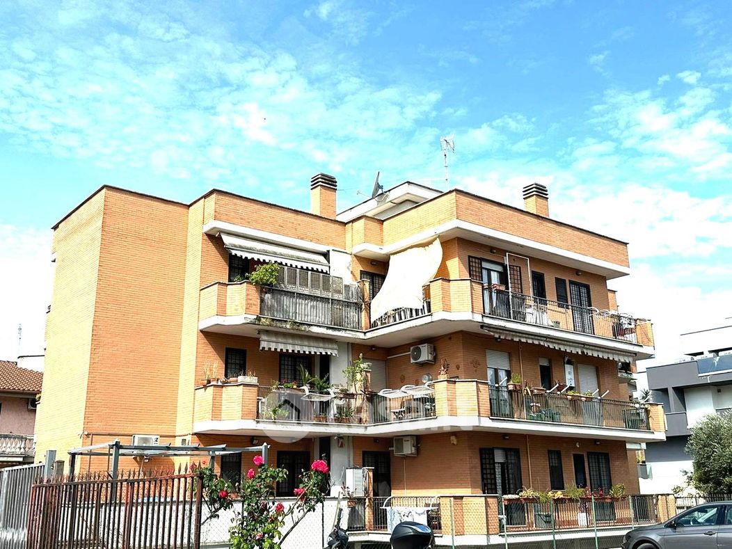 Appartamento in Vendita in Via Benedetto Torti a Roma
