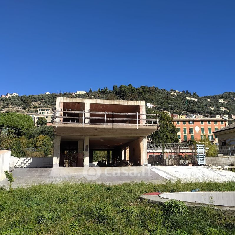 Villa in Vendita in Viale Goffredo Franchini 17 a Genova