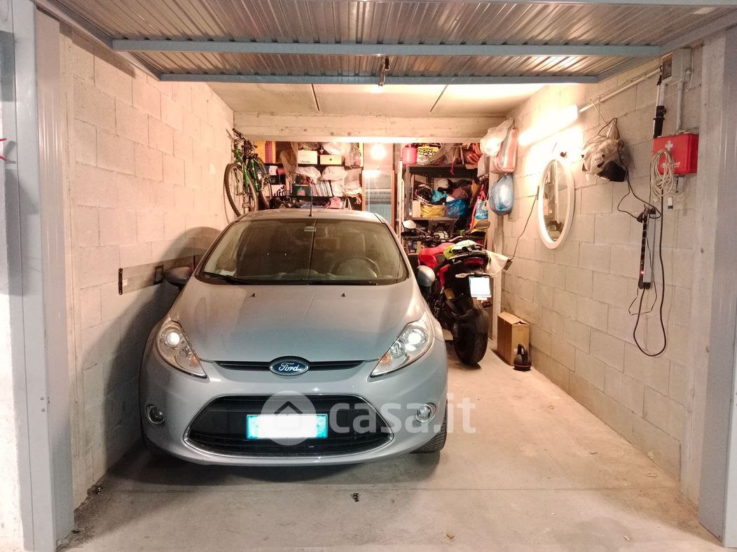 Garage/Posto auto in Vendita in Via Giacomo Soliman a Genova