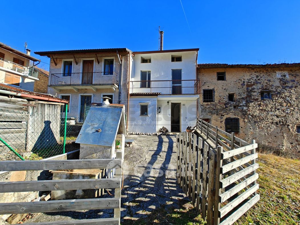 Casa Bi/Trifamiliare in Vendita in Contrada Fongara 52 a Recoaro Terme