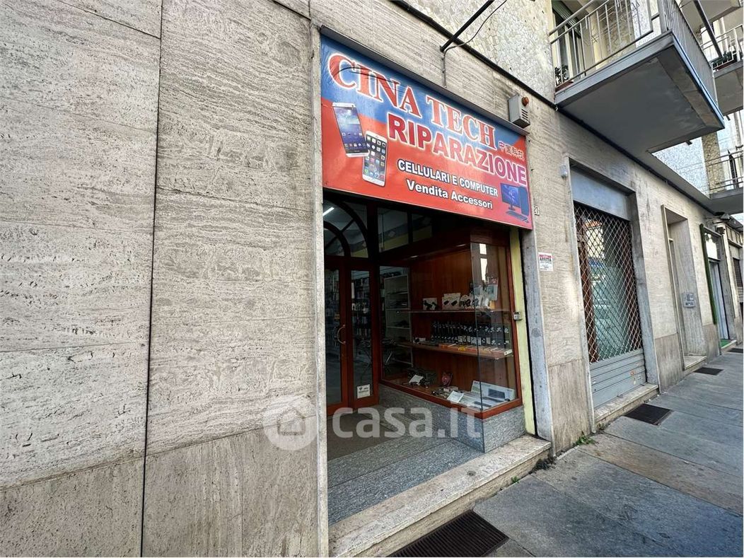 Negozio/Locale commerciale in Affitto in Via Michele Buniva 21 a Pinerolo