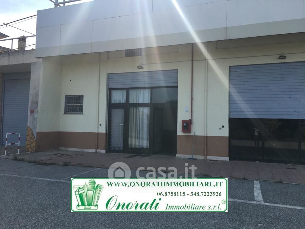 Negozio/Locale commerciale in Vendita in a Guidonia Montecelio