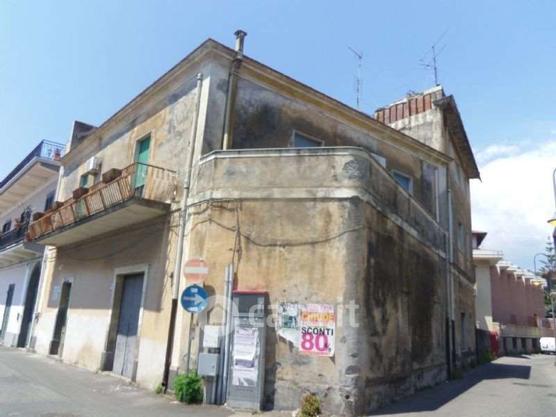 Palazzo in Vendita in Corso Italia a Acireale