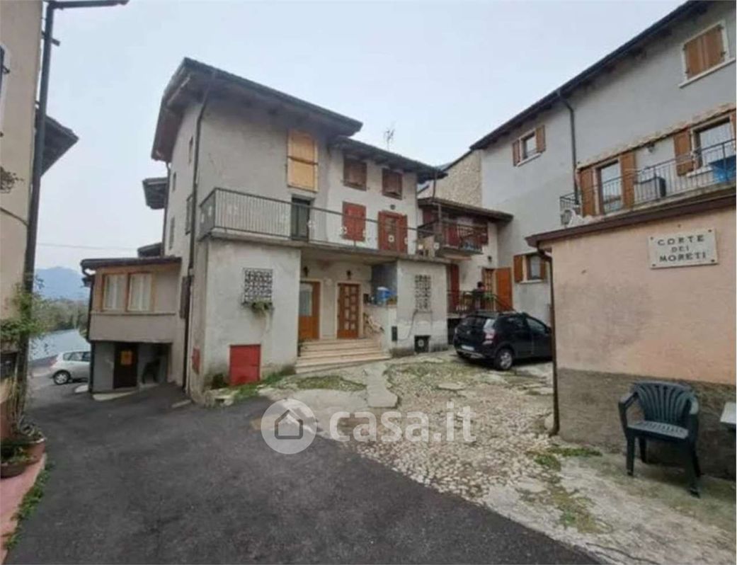 Casa indipendente in Vendita in Vicolo Adige 6 a Brentino Belluno