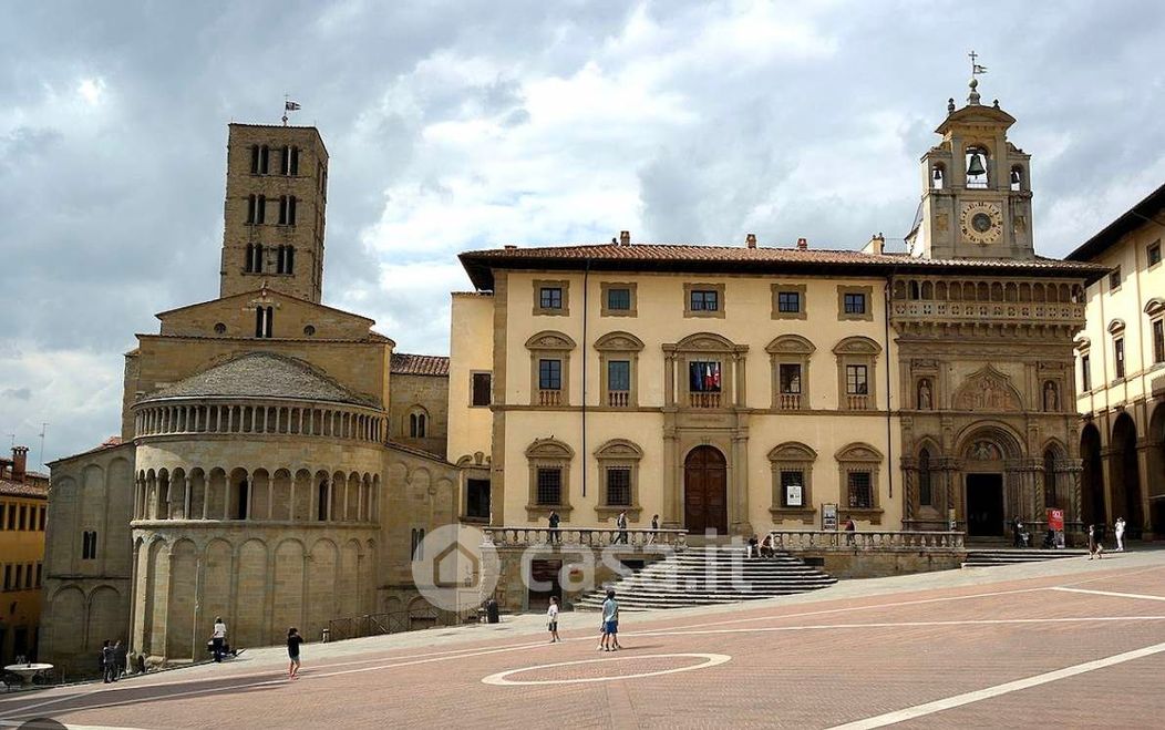 Appartamento in Vendita in Viale Piero della Francesca a Arezzo