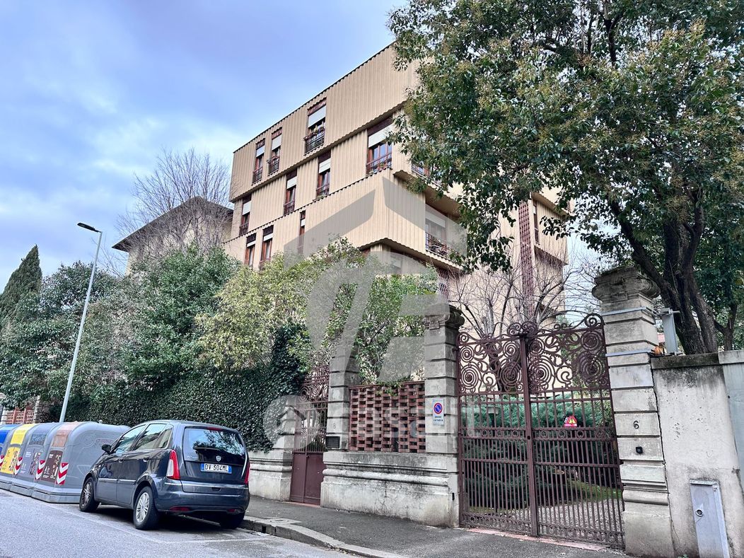 Appartamento in Vendita in Via Guerrazzi 8 a Firenze